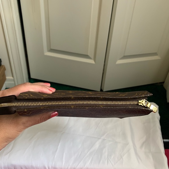 Authentic Monogram Toiletry 19 - Picture 6 of 8